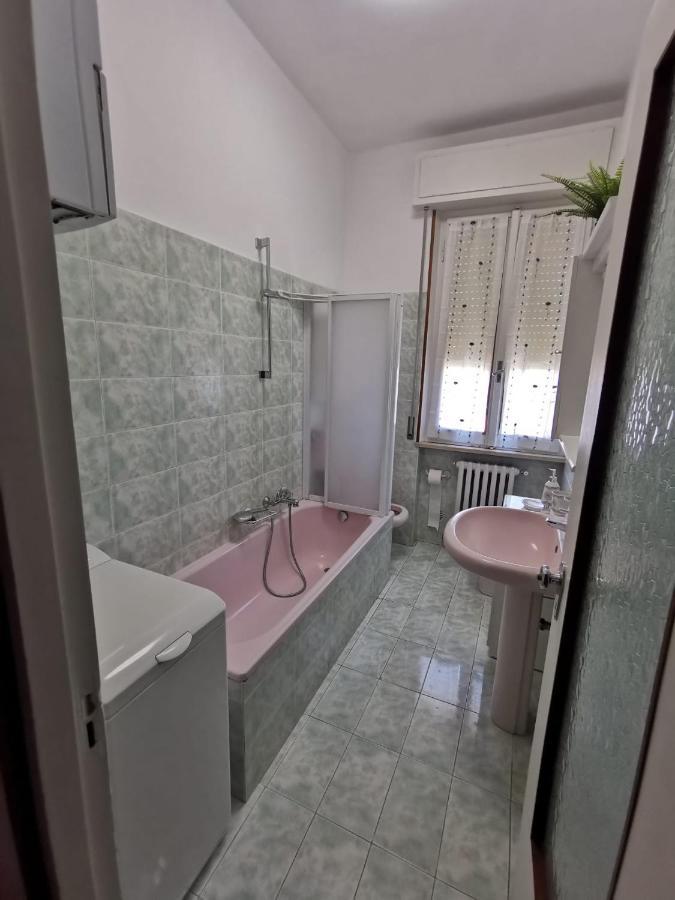 La Casa Di Jennifer Appartement Parma Buitenkant foto
