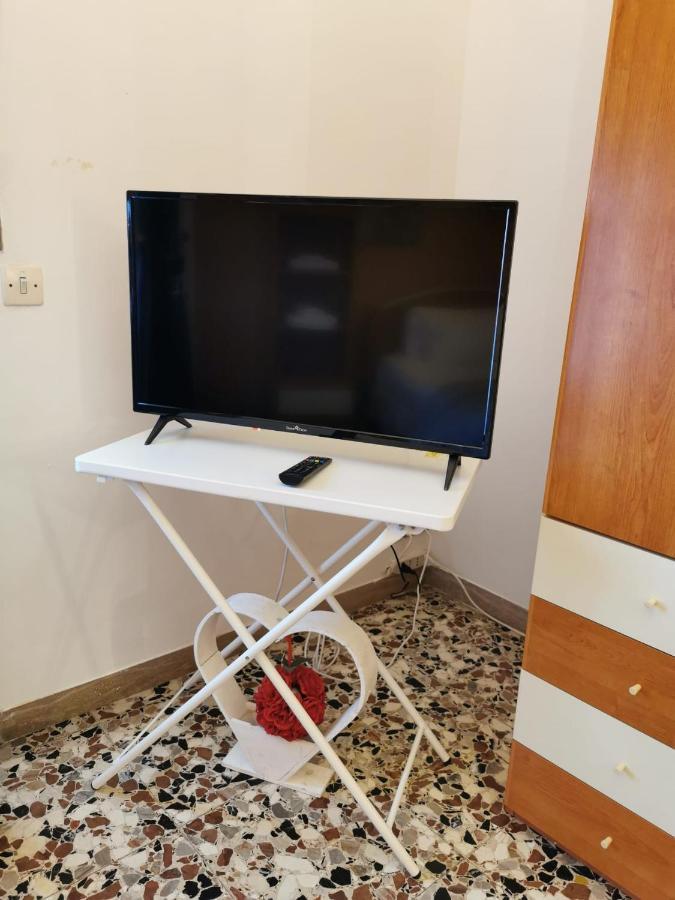 La Casa Di Jennifer Appartement Parma Buitenkant foto