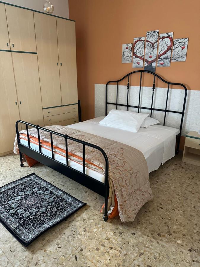 La Casa Di Jennifer Appartement Parma Buitenkant foto